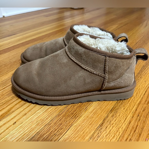 UGGS | Ultra Mini Uggs Chestnut - Picture 1 of 8